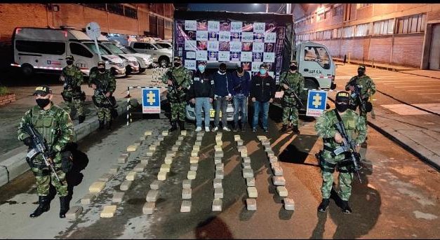 Contra el narcotráfico: Ejército incautó 77 kilos de marihuana en vías de Cundinamarca [VIDEO]