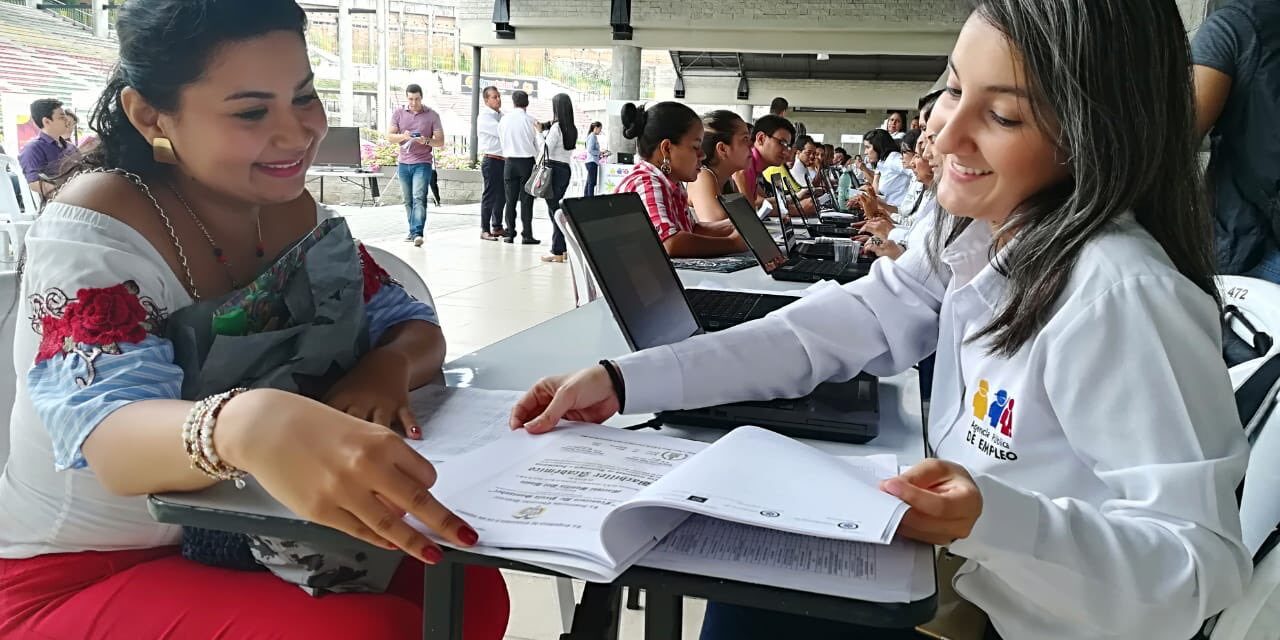 Más de 12 mil Vacantes en Colombia para las mujeres en su día internacional