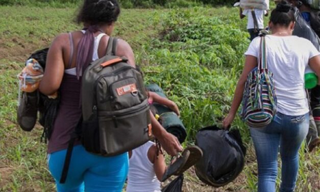 Desplazamiento forzado en Medellín: Familias huyen por amenazas del grupo ilegal ‘Los Chivos’