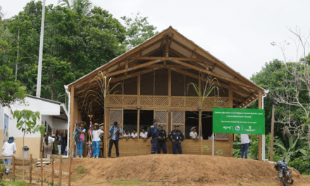 Comunidades indígenas de Urabá reciben 5 nuevas escuelas