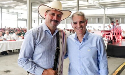 Homenaje a Carlos Castañeda Ceballos, imagen de Juan Valdez