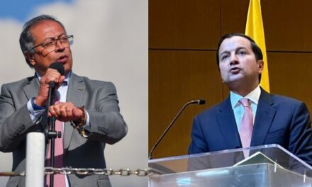 ¿Senador David Luna peinó al Presidente Gustavo Petro?