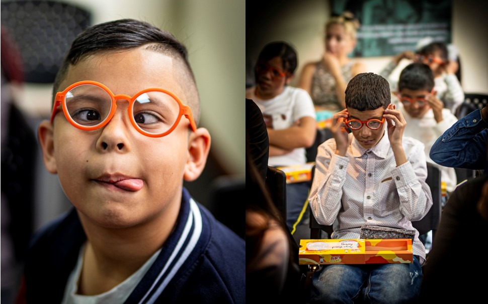 Donan 2000 gafas para niños hechas con tapas de Chocolisto