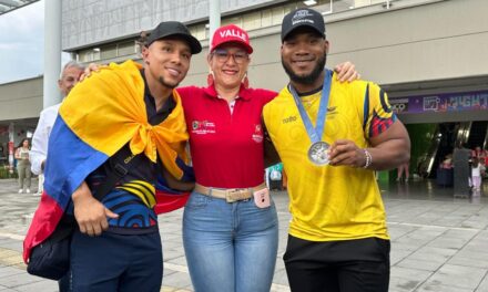 Caluroso recibimiento a los atletas del Valle que brillaron en París