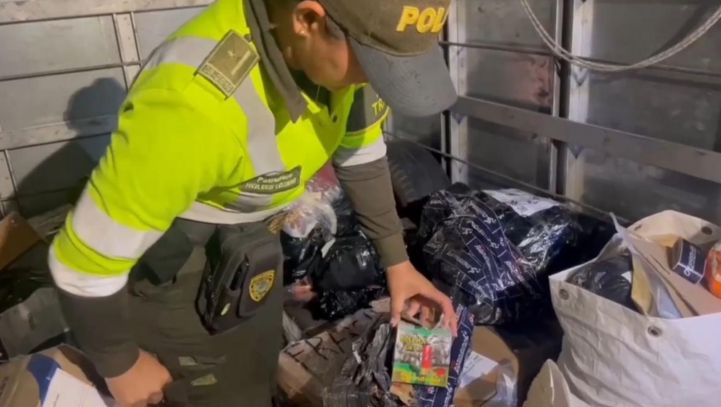 Policía decomisa munición oculta en encomiendas durante inspección en la Autopista Sur.