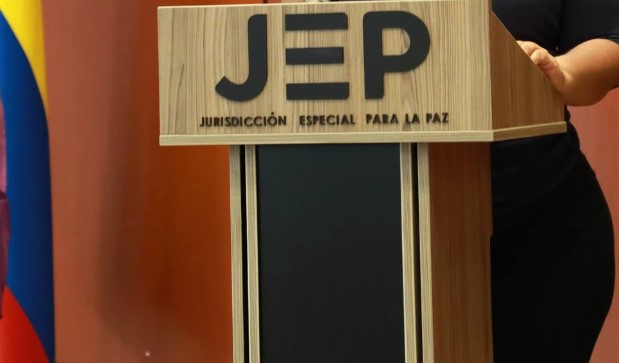 JEP señala a 20 altos oficiales por presunta expansión del paramilitarismo en Antioquia