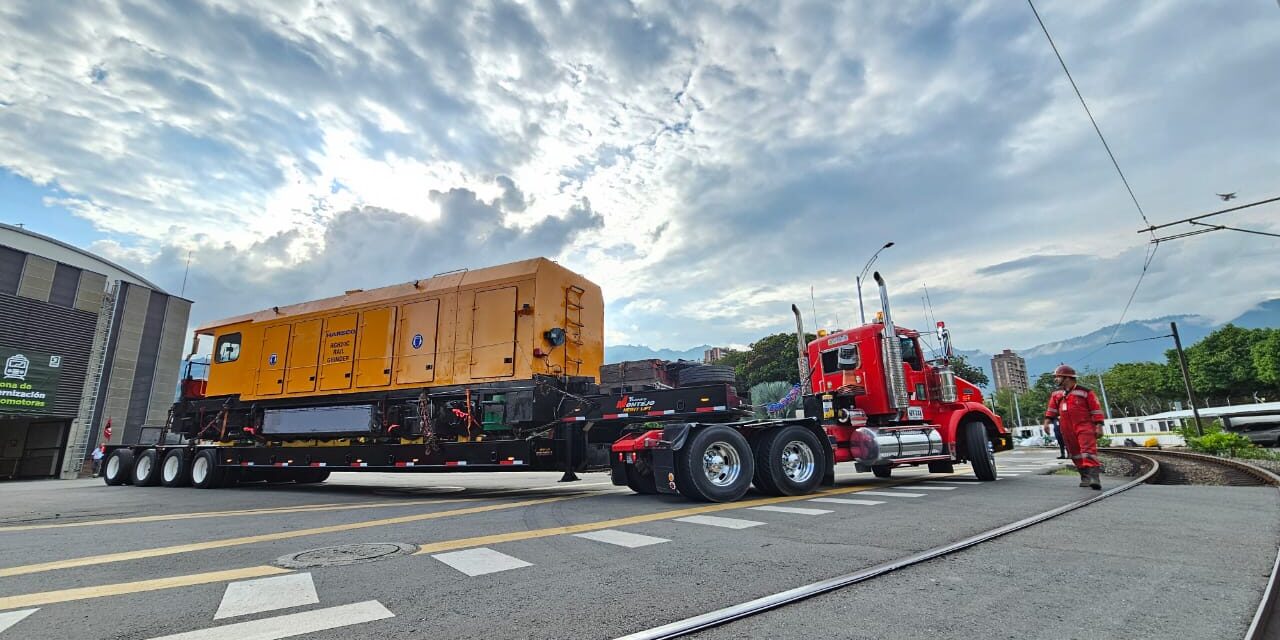 Metro de Medellín refuerza mantenimiento con nueva máquina de Taiwán