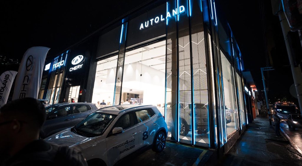 Chery y Autoland inauguran nueva vitrina en Medellín, impulsando la movilidad sostenible en Colombia