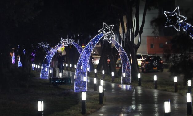 Mosquera enciende su espectacular alumbrado navideño con más de un millón de luces LED