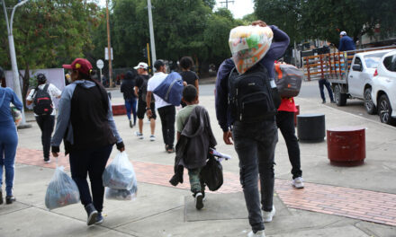 Medellín atiende a 144 familias desplazadas por la violencia en Catatumbo, Chocó y Antioquia