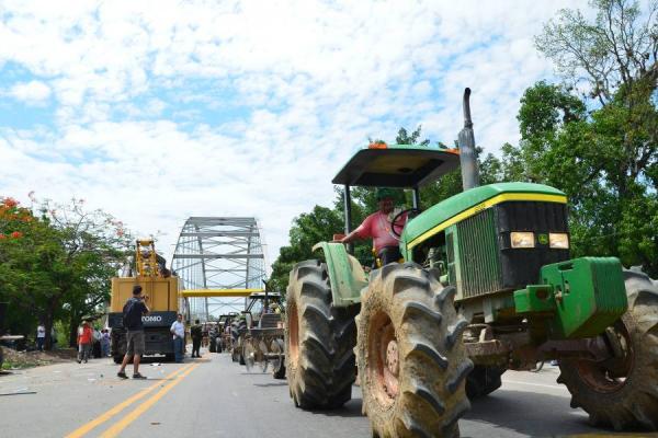 Transporte de carga pierde $1.750 millones diarios por el paro arrocero